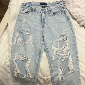 Aeropostale light wash mom jeans